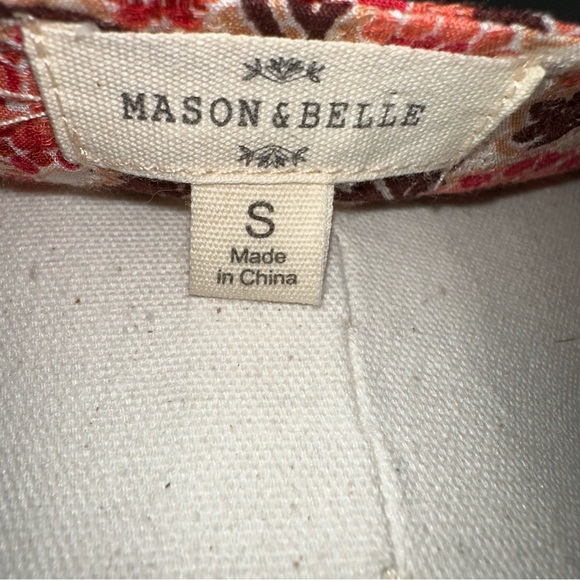 Mason & Belle Floral Blouse V-neck with Rounded Bottom Size Small - Picture 10 of 11